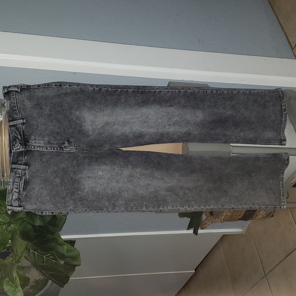 Alison Sheri Faded Wash Jeans - Picture 3 of 8